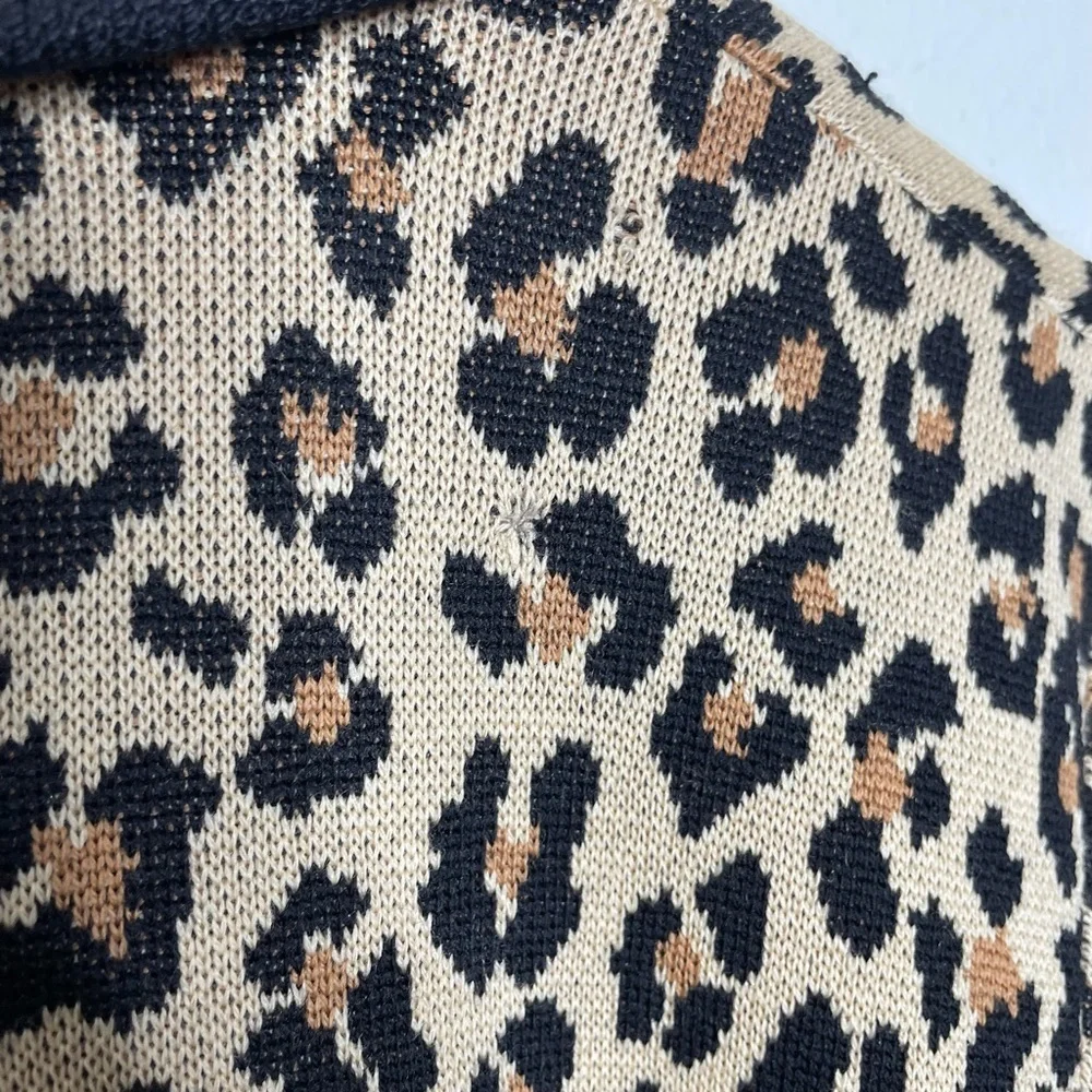 St. John Separates Leopard Button down Sweater‎ Coat